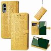 Per Fujitsu Arrows We2 / F-52E Custodia in pelle goffrata con motivo gatto e cane (giallo)
