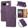 Custodia in pelle con 3 slot per carte di credito e motivo a fiori di rosa per Google Pixel 8 (viola scuro)