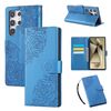 Custodia in pelle con 3 slot per carte di credito e motivo a fiori di rosa per Samsung Galaxy S24 Ultra 5G (blu)