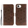 Custodia in pelle con stampa mandala solare per iPhone 16e (marrone)