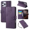Custodia in pelle con 3 scomparti per carte di credito e motivo a fiori di rosa per iPhone 16 Pro Max (viola scuro)