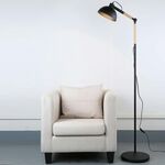 Lampada da terra con telaio in legno e metallo ad angolo regolabile (nera)