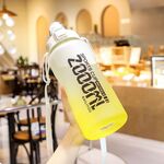 2000ml sfumato glassato colore grande capacità sport tazza d'acqua all'aperto bottiglia di acqua di paglia portatile (giallo bianco)