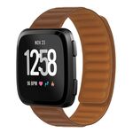Per Fitbit Versa 4/3 / Sense 2 Cinturino magnetico in silicone da 20 mm (marrone)