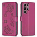 Custodia per telefono in pelle goffrata a quattro foglie per Samsung Galaxy S22 Ultra 5G (rosa rosso)