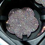 Sottobicchiere in PVC decorato con fiori di pruno riempito di diamanti montato su auto (colorato)