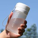 Tazza sportiva da esterno di grande capacità Tazze da tè portatili a prova di perdite in plastica satinata, colore: bianco satinato da 400 ml
