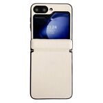 Per Samsung Galaxy Z Flip6 Custodia per telefono con texture in pelle tinta unita con asse magnetico integrato (beige)