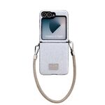 Per Samsung Galaxy Z Flip6 Custodia per telefono comoda e corta in peluche con copertura completa e cinturino da polso (bianco)