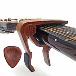 Set 2 in 1 in legno massello Folk Music Guitar Capo + Pick (legno scuro)