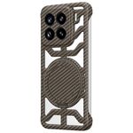 Custodia per telefono MagSafe con supporto girevole in fibra di carbonio cava per Xiaomi 15 Pro (oro)