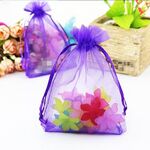 Sacchetti regalo in organza da 100 pezzi Sacchetti per imballaggio di gioielli Decorazione per feste di matrimonio, dimensioni: 7x9 cm (D12 viola)