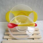 Stoviglie per bambini 3 in 1 Piatti per l'apprendimento del bambino con ventosa Cucchiaio per il rilevamento della temperatura della ciotola del cibo (set da 3 pezzi giallo)
