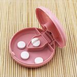 Taglierina rotonda della medicina Scatola di erogazione della medicina di plastica della lama dell'acciaio inossidabile (rosa)