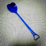 Cucchiaino da caffè in metallo portatile da 2 pezzi Cucchiaino da caffè in metallo Amore creativo Servizio da tavola a forma di cuore per la festa nuziale, Colore: Blu Poroso Amore