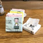 Tessuto facciale del tovagliolo della carta da stampa della famiglia del fumetto colorato, consegna casuale di colore