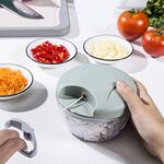 Tagliaverdure a mano multifunzione tipo tritacarne per uso domestico tritacarne martellante macchina per aglio consegna colore casuale, dimensioni: piccola