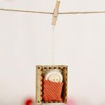 9 pezzi Forniture per feste di Natale Scatola di legno Ciondolo per bambola piccola Regalo per bambini Ciondolo per bambola piccola Ciondolo albero (arancione)