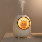 M08 Umidificatore portatile da tavolo per animali domestici carino con capsula spaziale del fumetto (bianco)