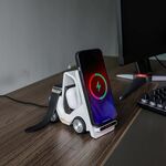 Caricabatterie wireless da tavolo T20S 3 in 1 da 15 W a forma di carrello elevatore con luce LED per atmosfera (bianco)