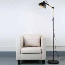 Lampada da terra con telaio in legno e metallo ad angolo regolabile (nera)