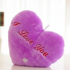 Cuscino giocattolo cuscino in peluche leggero a forma di cuore con motivo a lettere inglesi (viola)