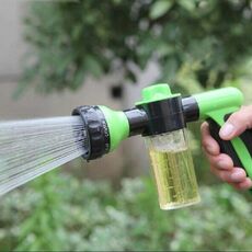Pistola ad acqua multifunzionale per auto con pistola ad acqua, irrigazione da giardino, irrigatore per doccia per animali domestici, consegna a colori casuali, senza tubo dell'acqua