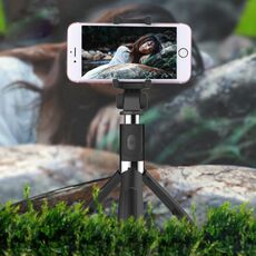 Treppiede per selfie stick con otturatore Bluetooth pieghevole 2 in 1 per iPhone e telefoni Android (nero)