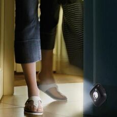 Mini luce notturna da soffitto a induzione di movimento del corpo umano a luce bianca, Lampade da parete per portico per armadi / camera da letto / bagno / soggiorno, distanza sensore: 2-3 m (nero)