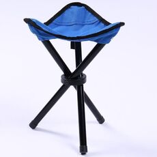 Escursionismo Outdoor Campeggio Pesca Sgabello pieghevole Sedia triangolare portatile Carico massimo Sedia pieghevole 100 kg Dimensioni: 22 x 22 x 31 cm (blu)