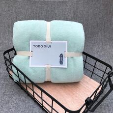 Asciugamano con bordo tagliato Asciugamano da bagno Bordo ondulato Vello di corallo ad alta densità Super assorbente ad asciugatura rapida, Dimensioni: 70 × 140 cm (verde)