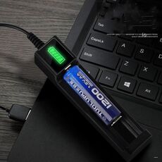 Caricabatteria a slot singolo per batteria USB 18650 da 10 PC con funzione torcia