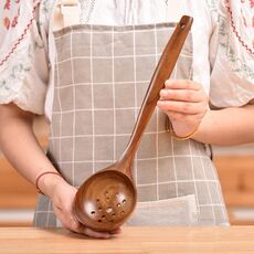 Cucchiaio di legno del cucchiaio del teak del cucchiaio del teak del vaso antiaderente Cucchiaio del filtro a manico lungo