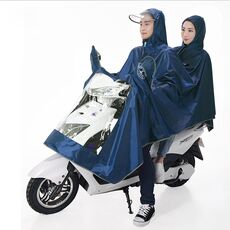 Eccellente universale resistente all'acqua doppio incappucciato del motociclo pioggia Poncho Coat Raincoat (blu)