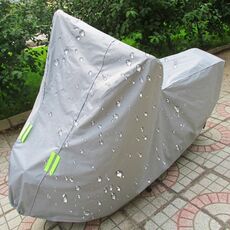 Coperchio floccante in pellicola di alluminio universale anti-polvere antipolvere impermeabile per esterni con strisce di avvertimento, adatto a bici fino a 2,3 m di lunghezza, dimensioni: 232x100x125 cm