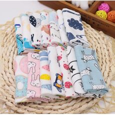 10 PCS Bambino in cotone saliva fazzoletto del fumetto Piccolo asciugamano quadrato quadrato Colore Consegna casuale (miscela di colore)