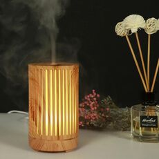 200ml Hollow-out Forest Pattern Macchina per aromaterapia con olio essenziale in legno Umidificatore ad ultrasuoni Spruzzatore automatico di alcol, Spina Specifica: Spina UE (marrone chiaro-2)