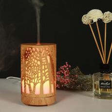 200ml Hollow-out Forest Pattern Macchina per aromaterapia con olio essenziale in legno Umidificatore ad ultrasuoni Spruzzatore automatico di alcol, Spina Specifica: Spina UE (marrone chiaro-3)