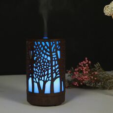 200ml Hollow-out Forest Pattern Macchina per aromaterapia con olio essenziale in legno Umidificatore ad ultrasuoni Spruzzatore automatico di alcol, Spina Specifica: Spina UE (Marrone scuro-3)