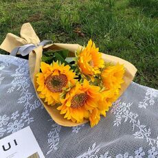 Disposizione dei fiori simulata, ornamento per tavolo, accessori per foto da picnic, stile: 5 pezzi di carta per catering con girasole