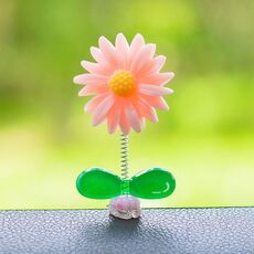 Simpatico ornamento per auto con piccola margherita, decorazione che scuote il cruscotto dell'auto (rosa)