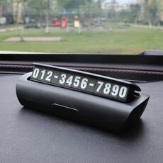Segnale di parcheggio temporaneo luminoso nascosto con numero di auto, colore: nero puro