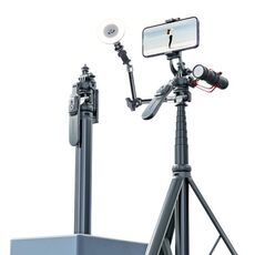 Selfie stick con treppiede in metallo da 2 m con 4 interfacce di espansione e luce di riempimento D07 per fotocamera del telefono