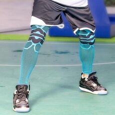 Un paio di ginocchiere sportive lunghe gambe di compressione lunghe ghette di compressione da pallacanestro da pallacanestro alpinismo da corsa menisca PRELLE PATOLLA PROTECT, SPECIFICA: L (Sky Blue)