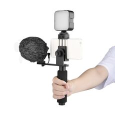 YELANGU Staffa per supporto impugnatura portatile PC09 + luce di riempimento per fotografia + microfono con morsetto in metallo per telefono cellulare (nero)