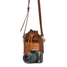 Cwatcun D82 Bundle Borsa per obiettivo con coulisse Borsa per fotocamera a tracolla in PU (caffè)