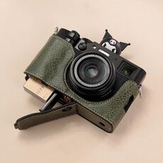 Custodia per fotocamera FUJIFILM X100VI in similpelle con texture Buffalo (verde)