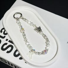 Catena per telefono a forma di farfalla con perle incastonate di diamanti (bianca)
