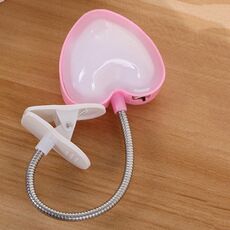 Mini Love Heart Clip LED Lampada da libro Lampade da lettura Libro da scrivania Lampada da tastiera Luce per gli occhi Protezione per le luci notturne a risparmio energetico (rosa)