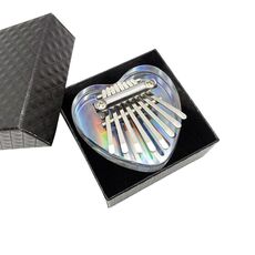 Mini Dazzle Acrylic 8 Tone thumb Piano Kalimba Strumenti musicali (Cuore)